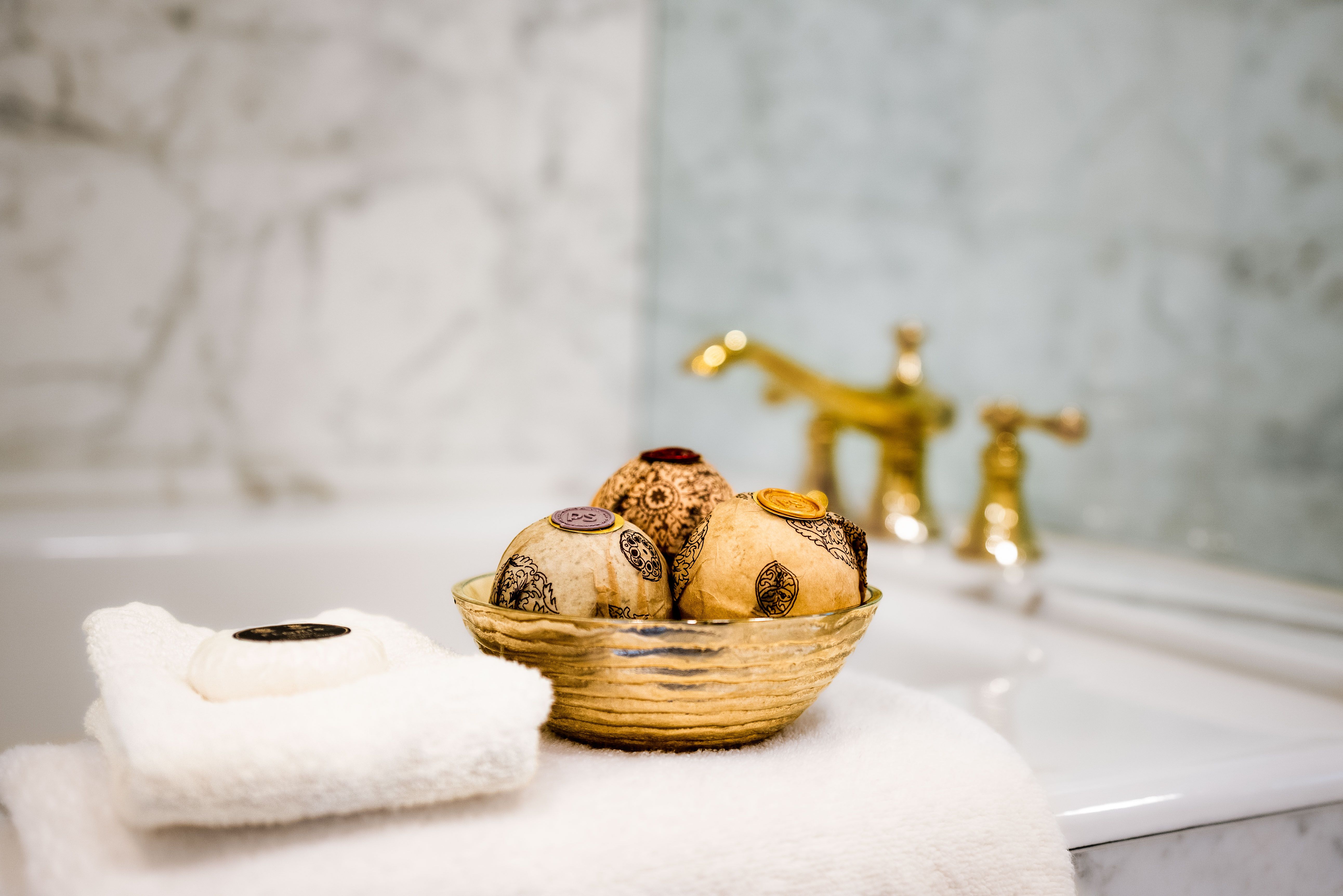 Executive Suite Bathroom 2