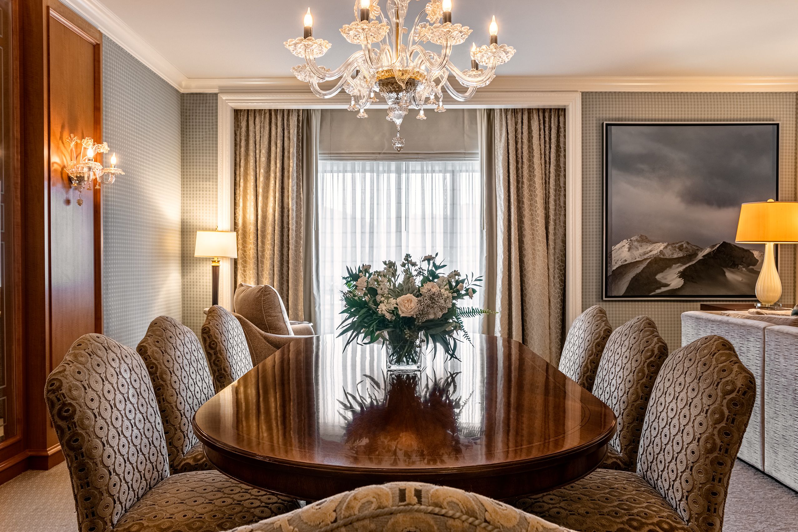 presidential suite dining room table and chairs