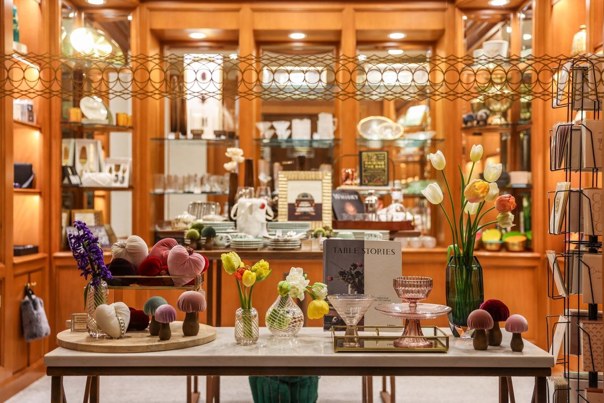 Display shelves in a retail store
