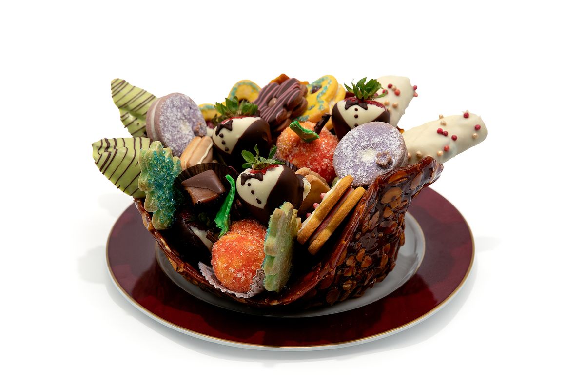 Nougat Almond Basket